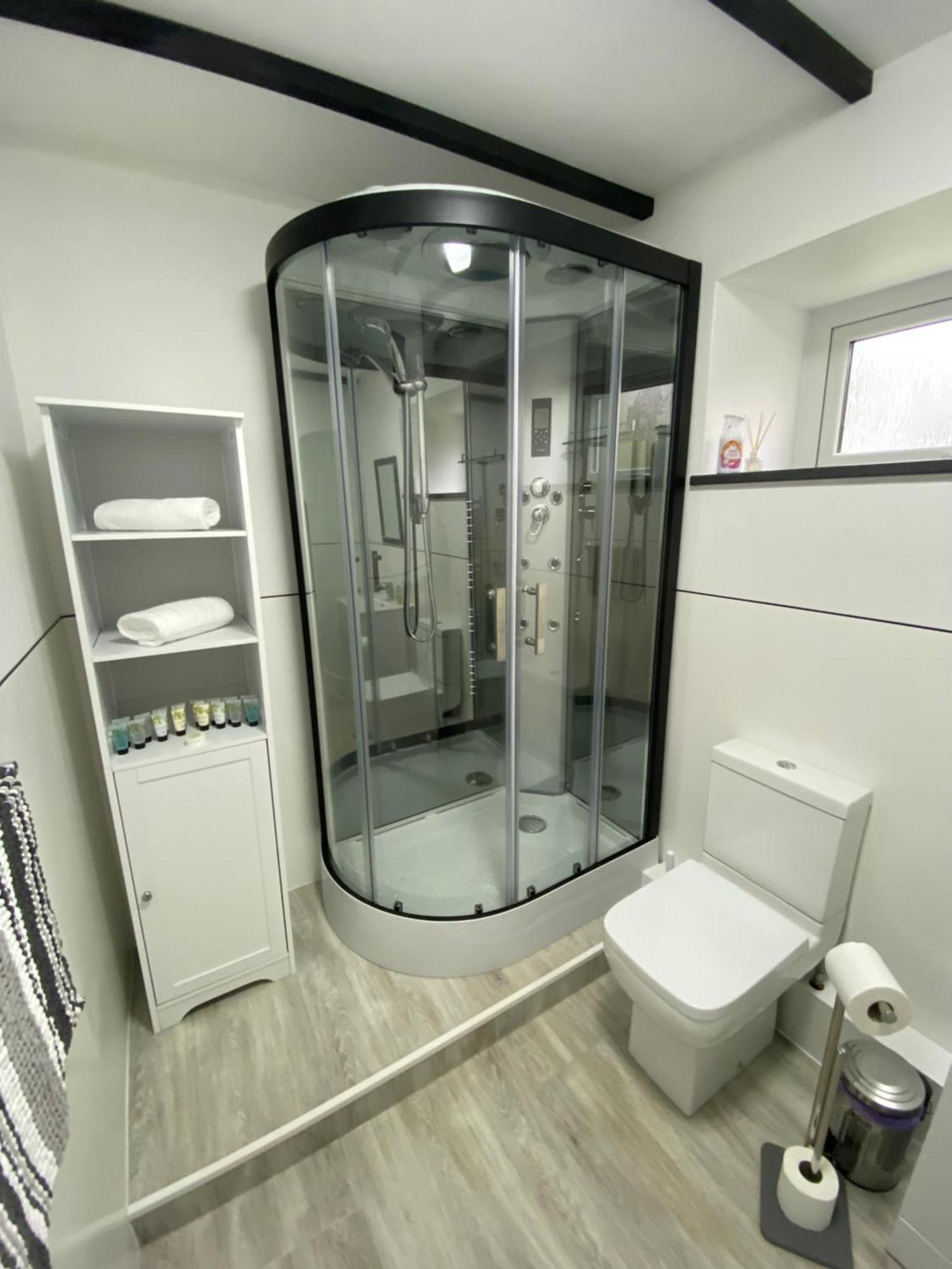 Beautiful Renovated Former Coach House Лланділо Екстер'єр фото